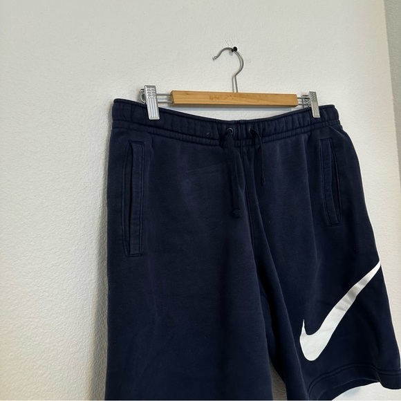 Nike Club Fleece Explosive Shorts Dark Navy White Swoosh Size Medium Men’s - Picture 4 of 9